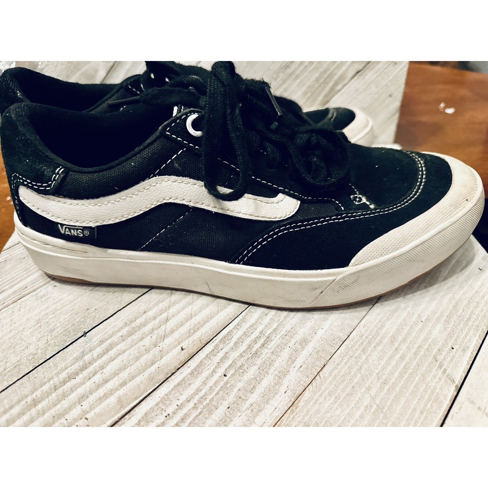 Size 6.5 Vans Off The Wall Skateboarding Sneakers Shoes Black White Low Top